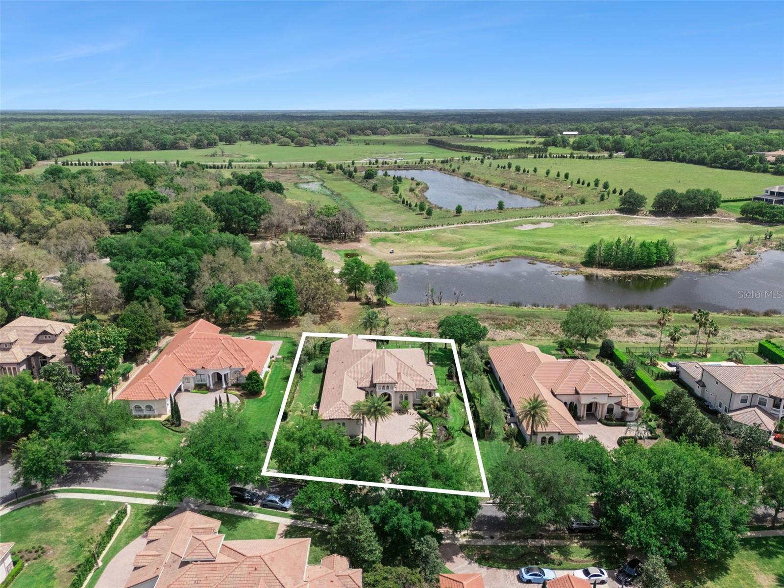 HEATHROW COUNTRY ESTATE HOMES - Residential