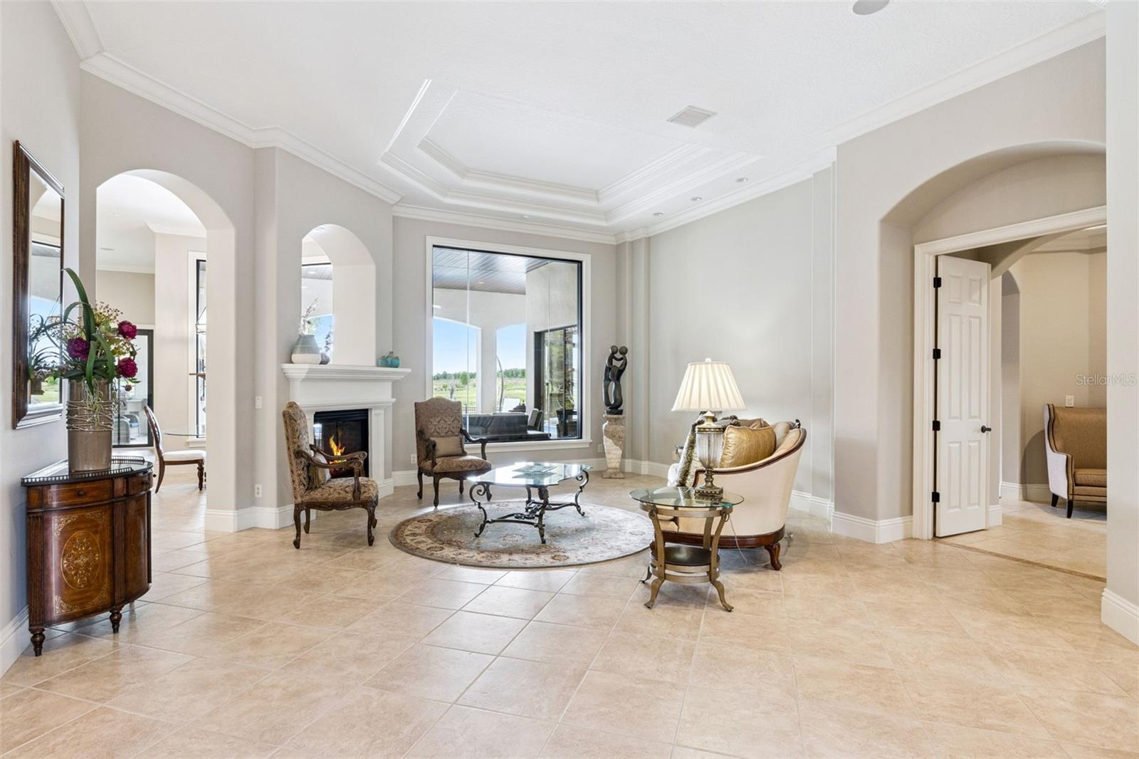 HEATHROW COUNTRY ESTATE HOMES - Residential