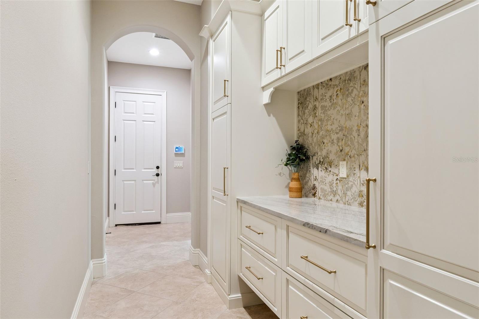 HEATHROW COUNTRY ESTATE HOMES - Residential