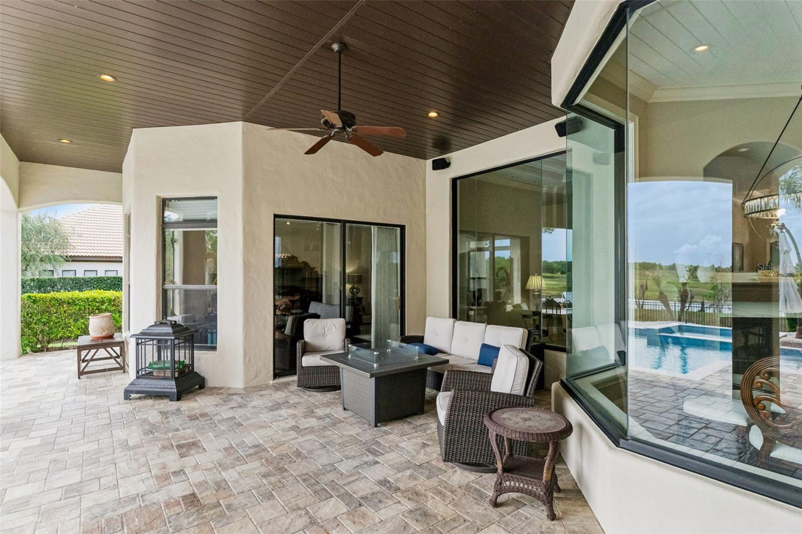 HEATHROW COUNTRY ESTATE HOMES - Residential