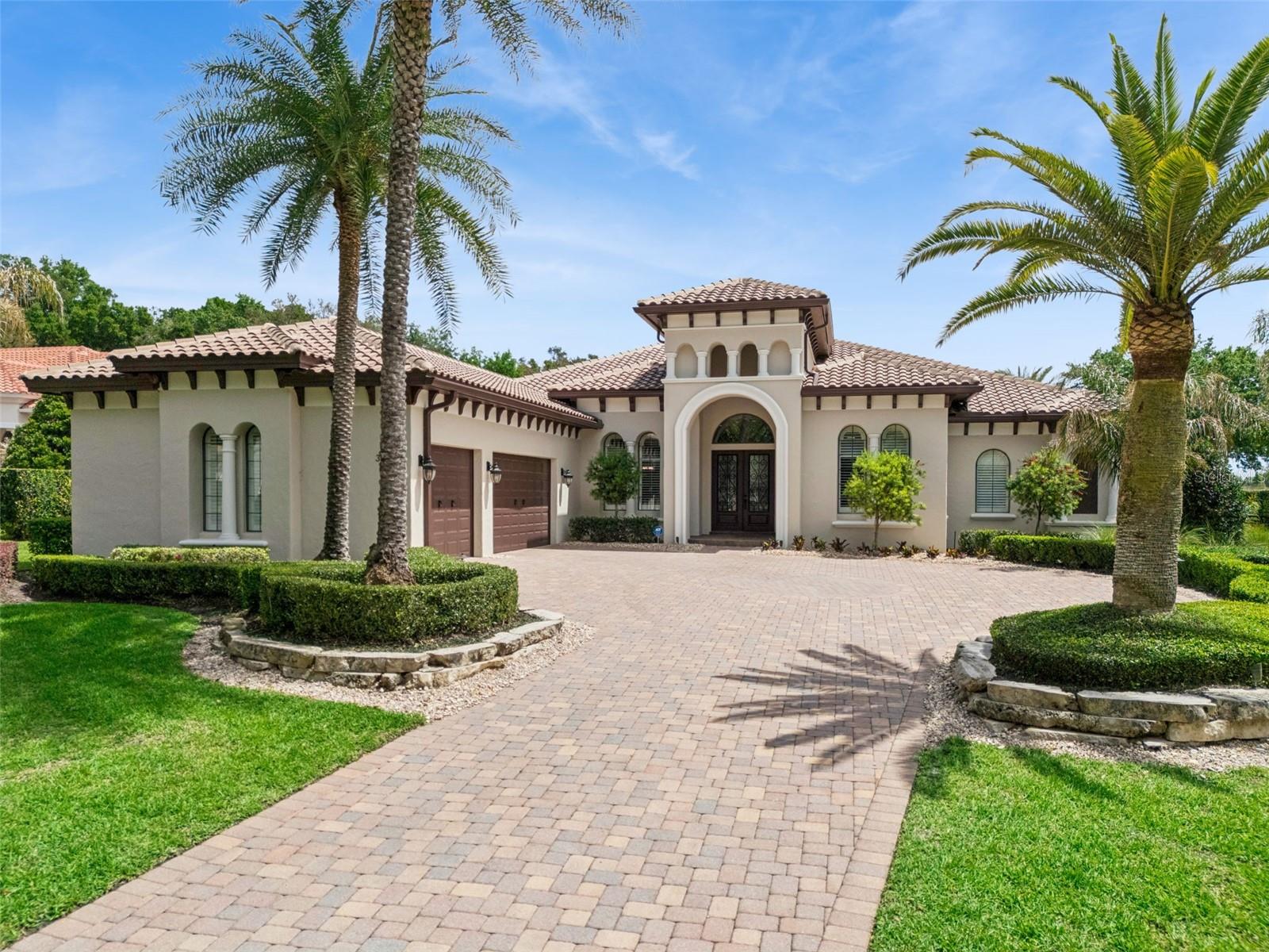 HEATHROW COUNTRY ESTATE HOMES - Residential