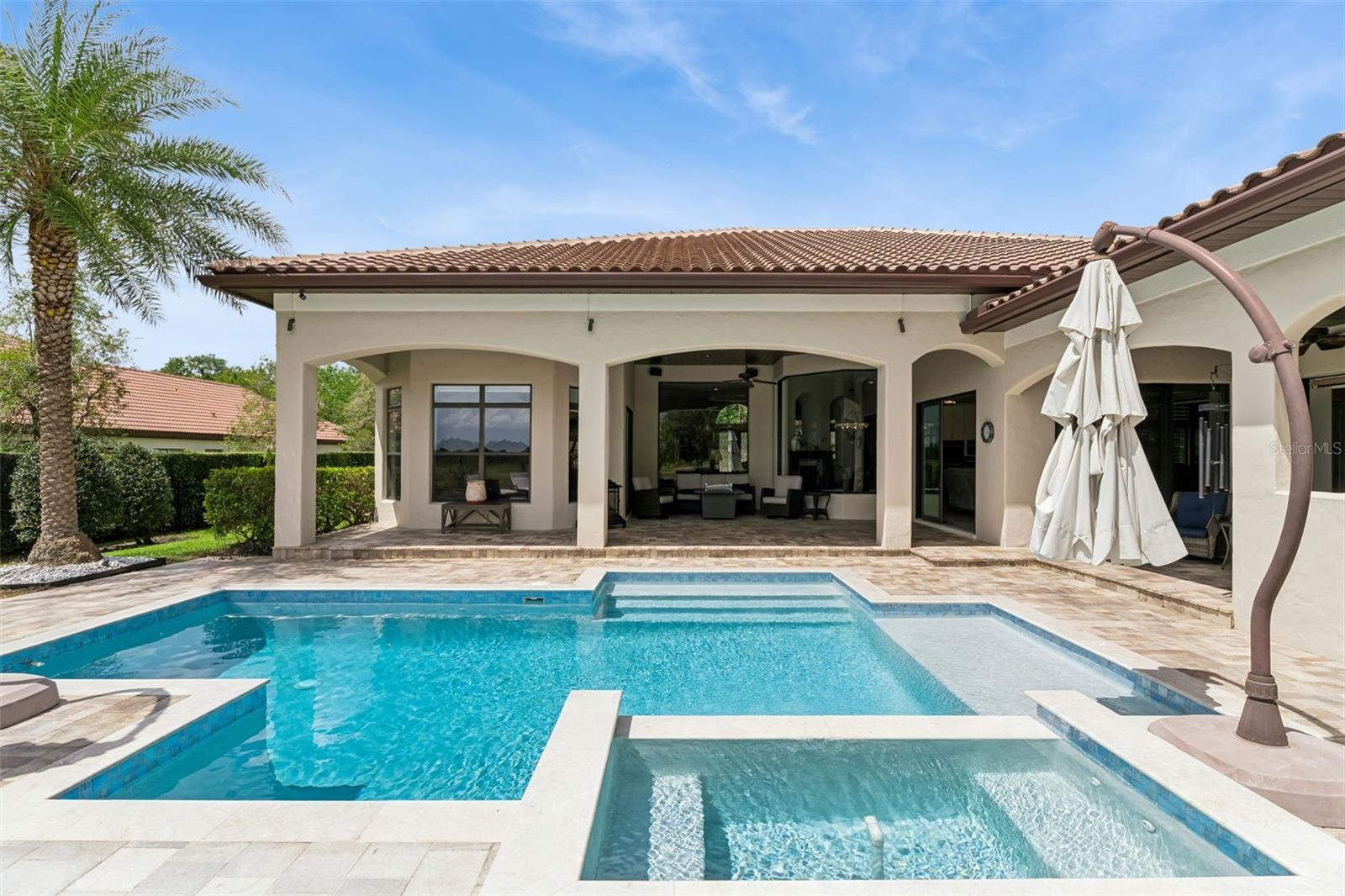 HEATHROW COUNTRY ESTATE HOMES - Residential