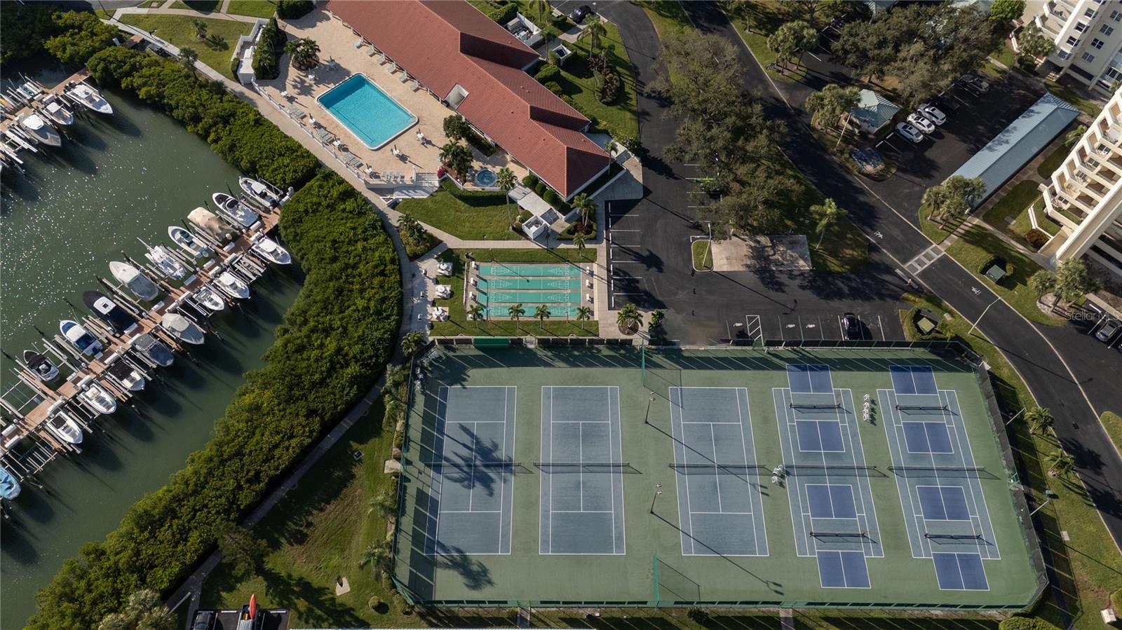 HARBOURSIDE CONDO - Residential