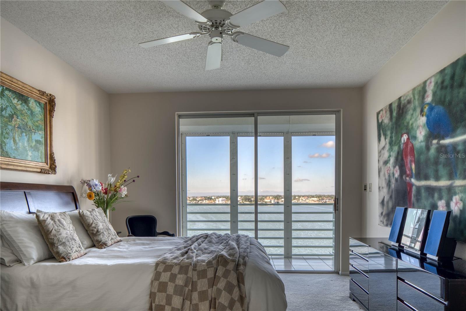 HARBOURSIDE CONDO - Residential