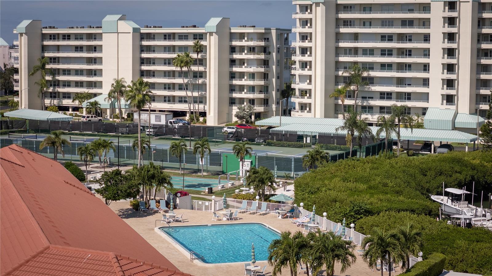 HARBOURSIDE CONDO - Residential