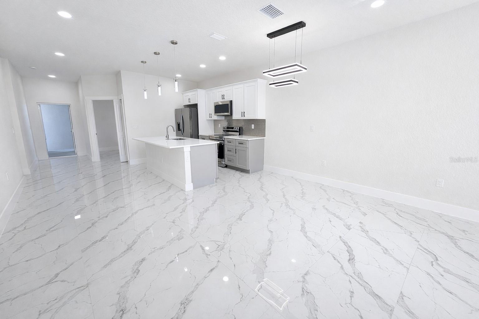 LEHIGH ESTATES - Residential Income