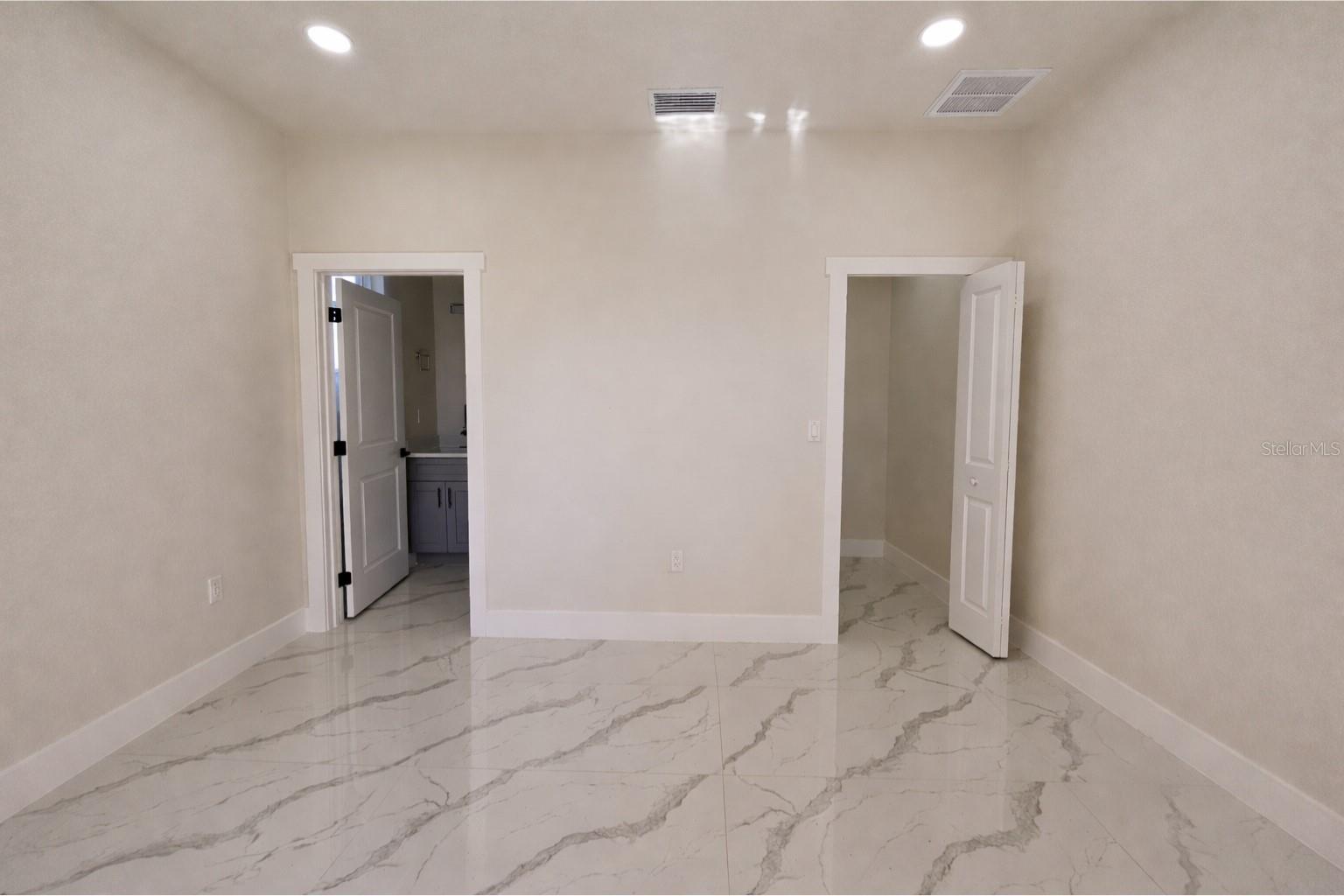 LEHIGH ESTATES - Residential Income