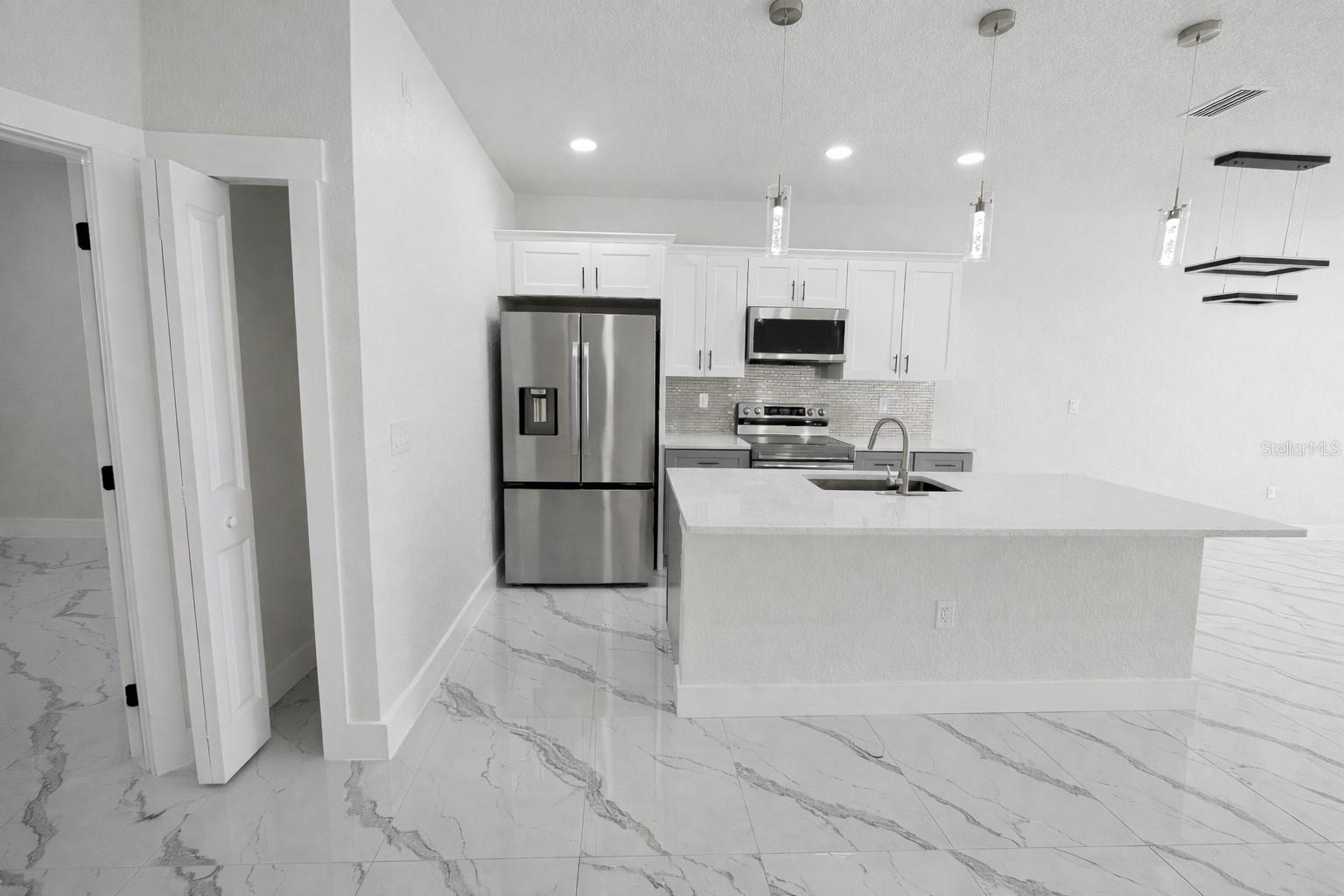 LEHIGH ESTATES - Residential Income