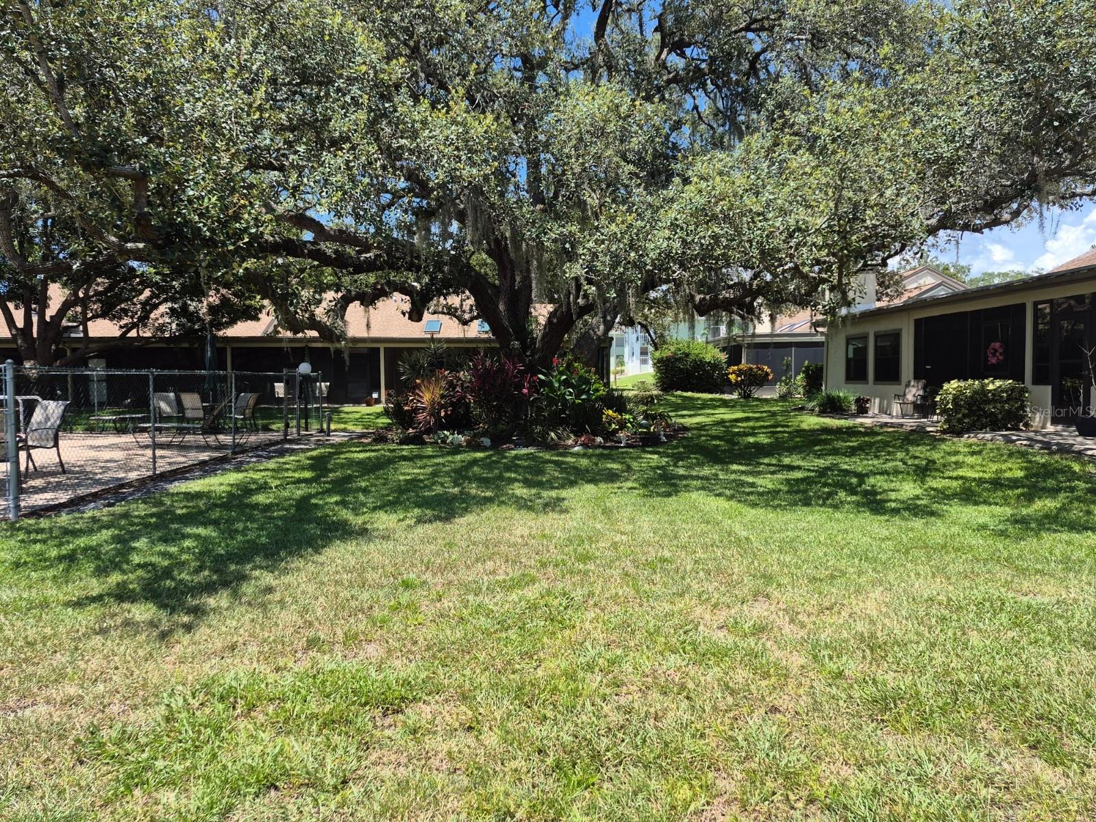 GREEN DOLPHIN PARK VILLAS CONDO - Residential
