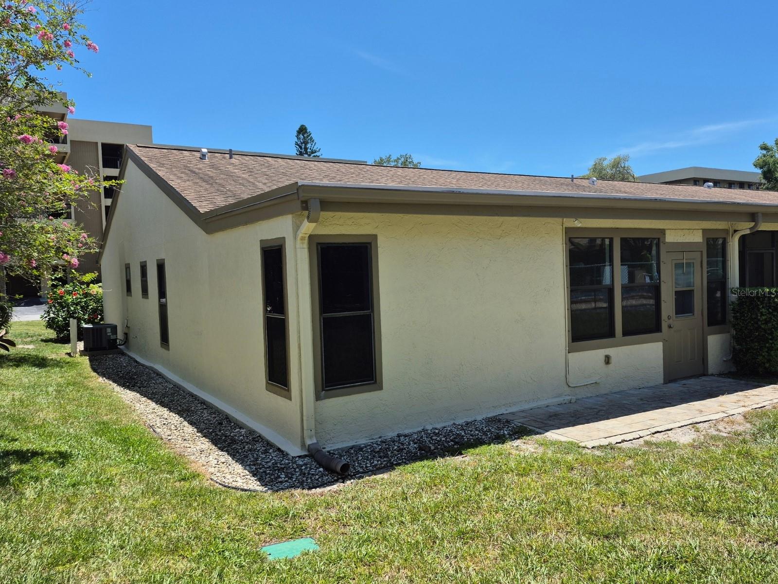 1306 GOLFVIEW DRIVE 1306