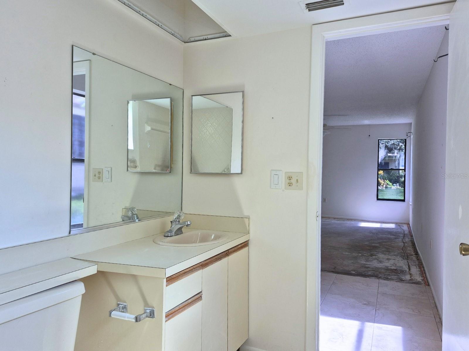 GREEN DOLPHIN PARK VILLAS CONDO - Residential