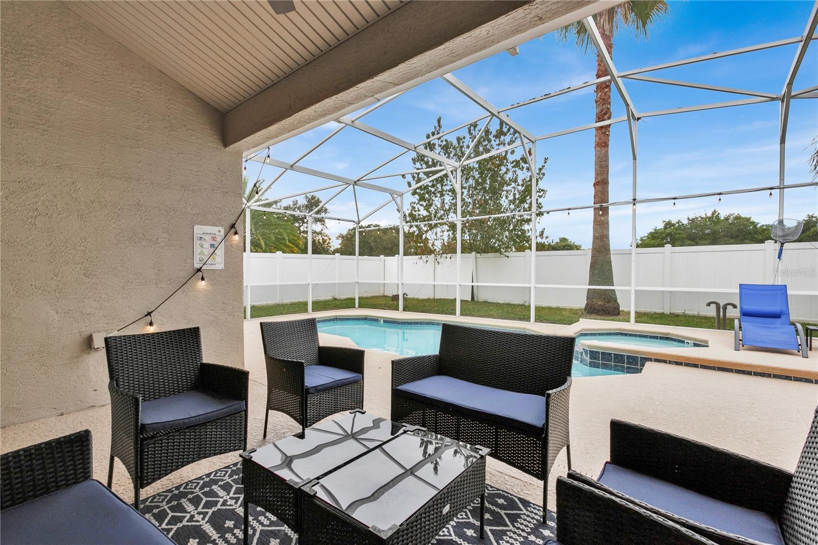 SAND HILL POINT - Residential