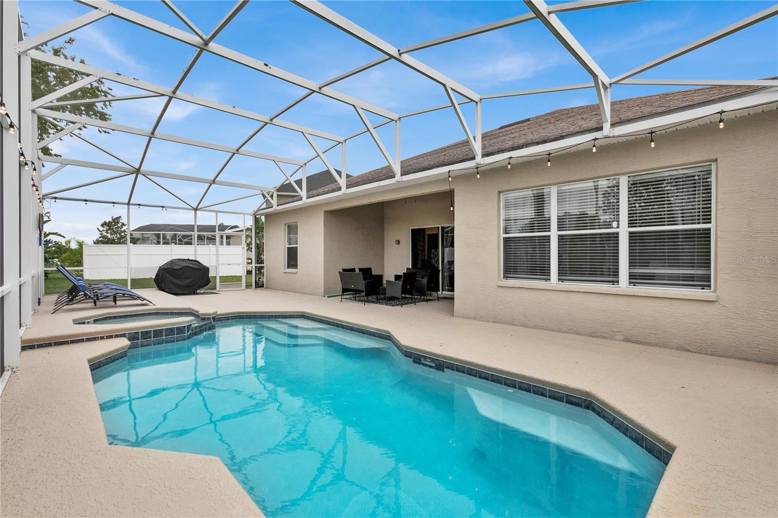 SAND HILL POINT - Residential