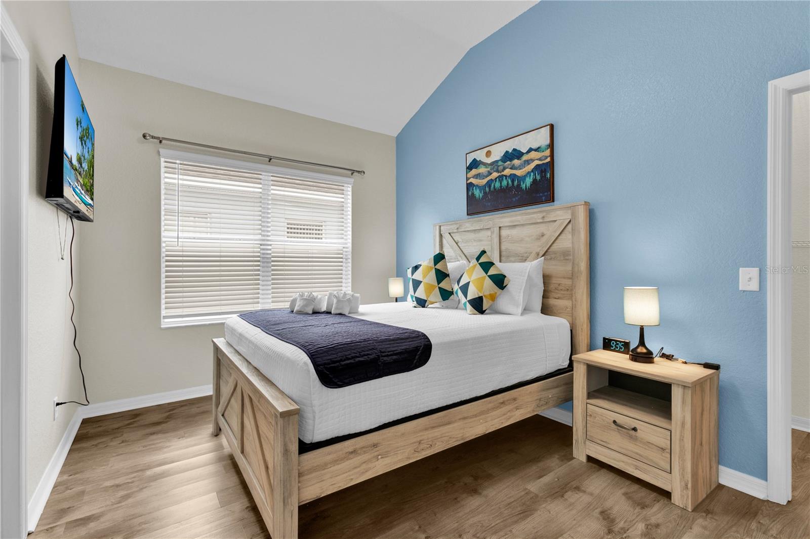 SAND HILL POINT - Residential