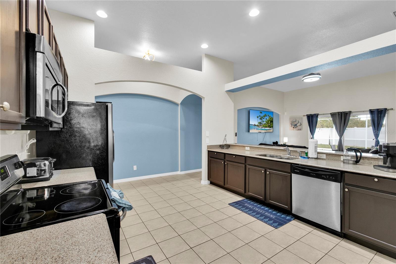SAND HILL POINT - Residential