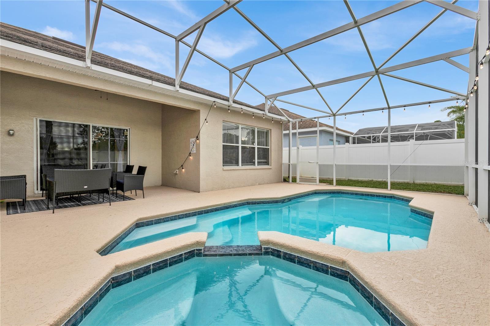SAND HILL POINT - Residential