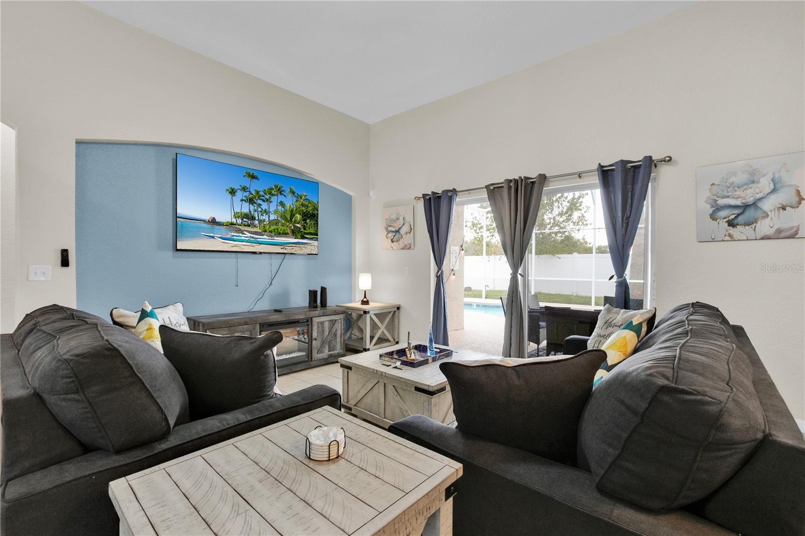 SAND HILL POINT - Residential