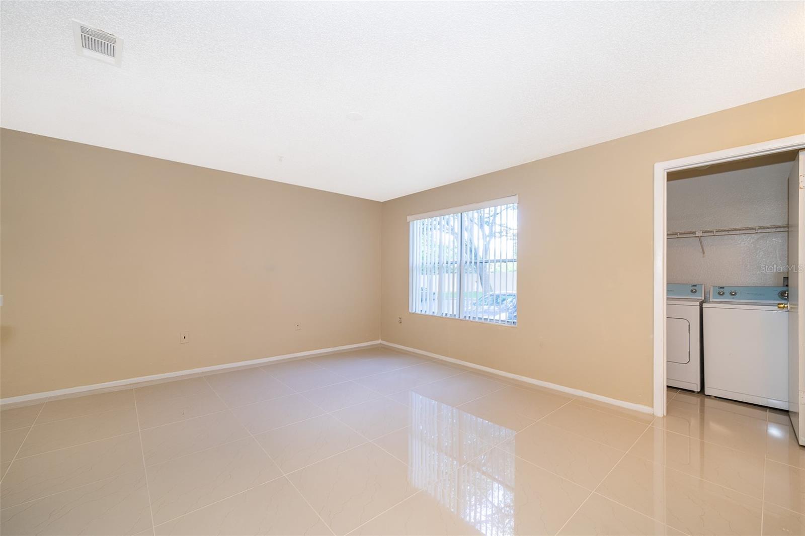 LANDING A CONDO - Residential Lease