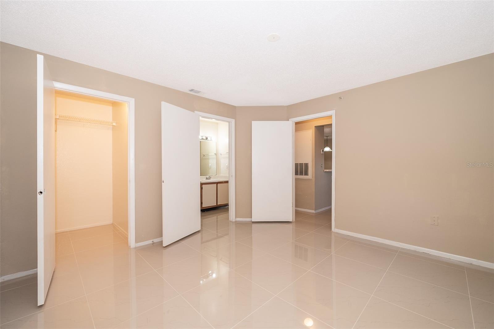 LANDING A CONDO - Residential Lease