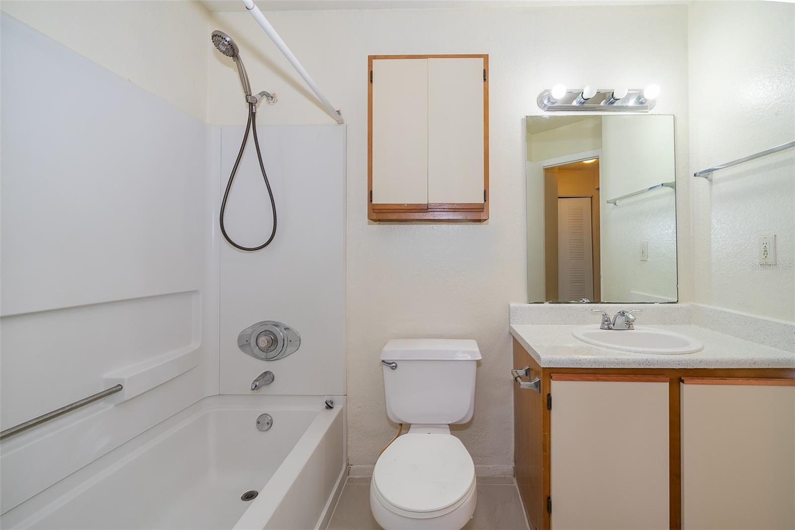 LANDING A CONDO - Residential Lease