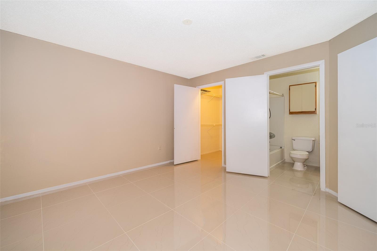 LANDING A CONDO - Residential Lease