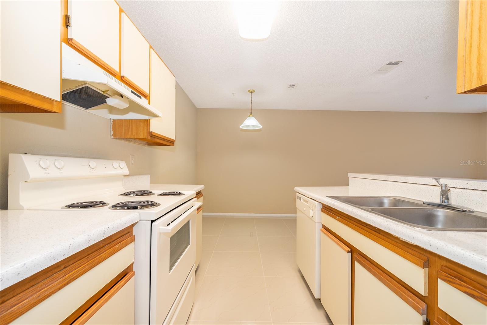 LANDING A CONDO - Residential Lease