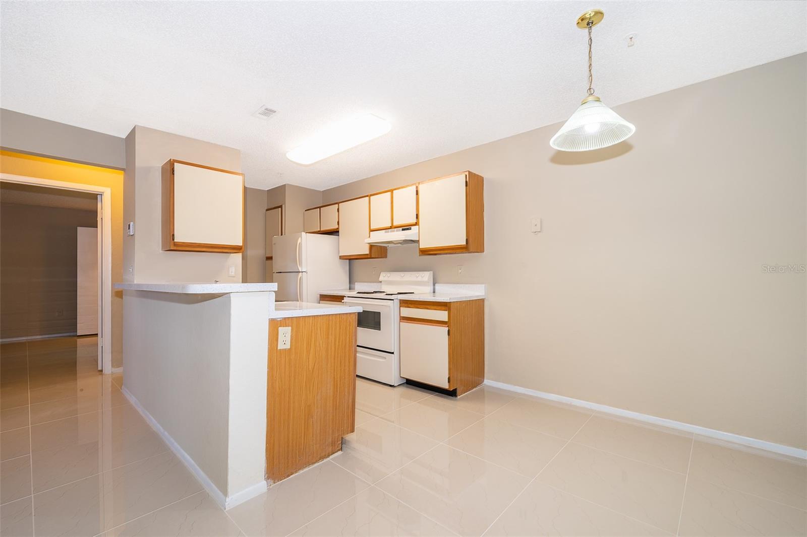 LANDING A CONDO - Residential Lease