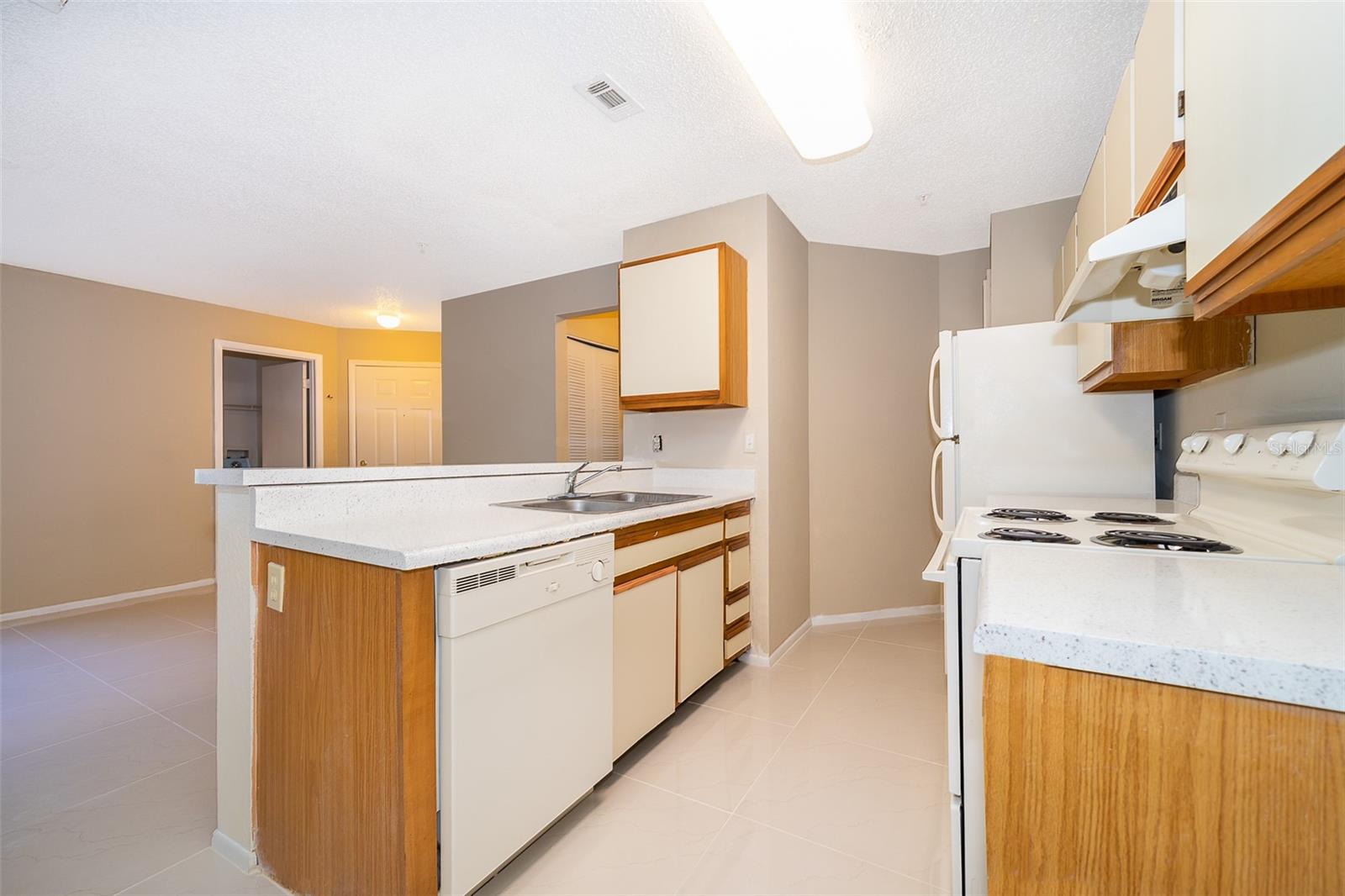 LANDING A CONDO - Residential Lease