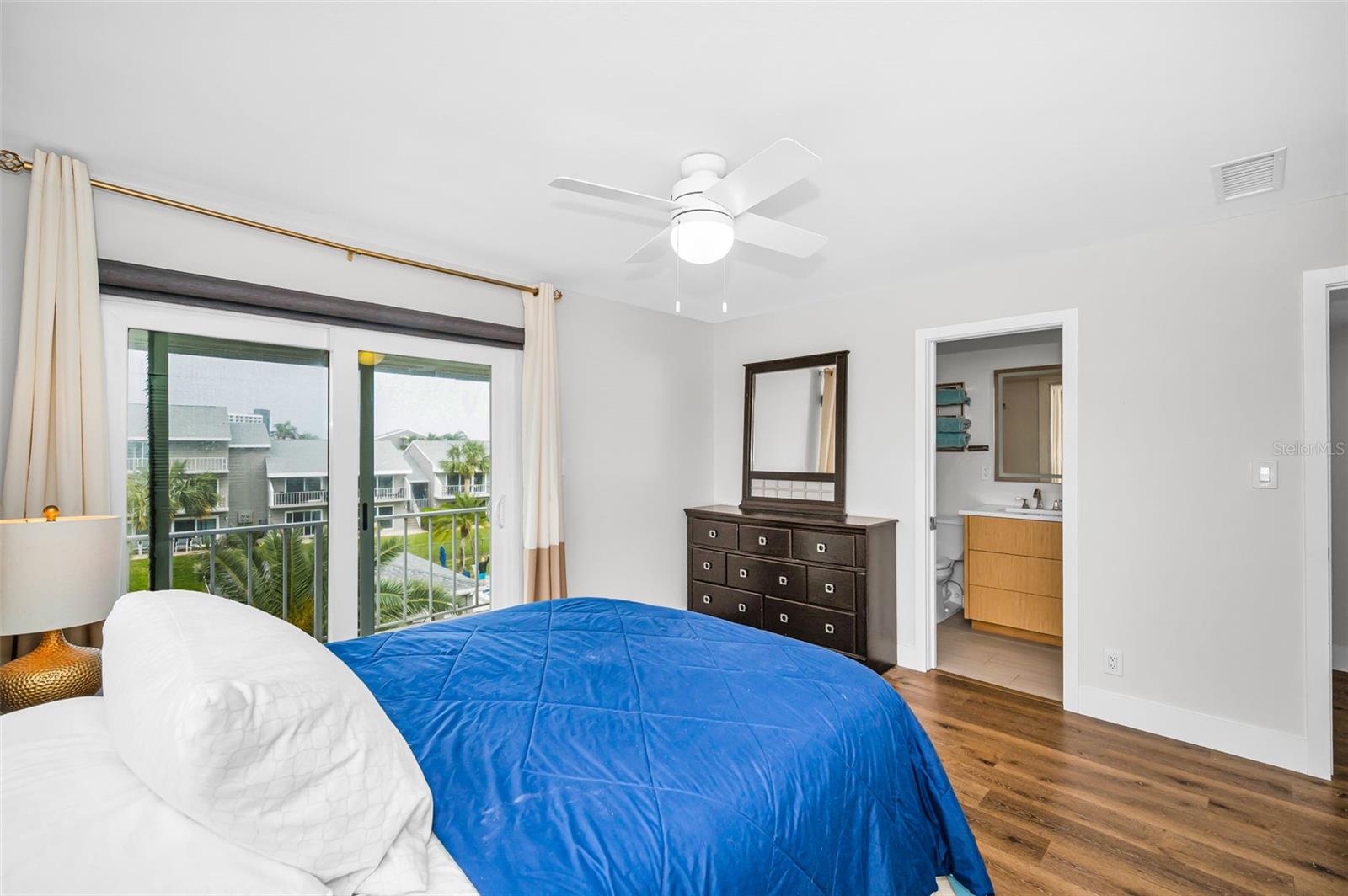 SAND KEY CONDO-BAYSIDE GARDENS III - Residential