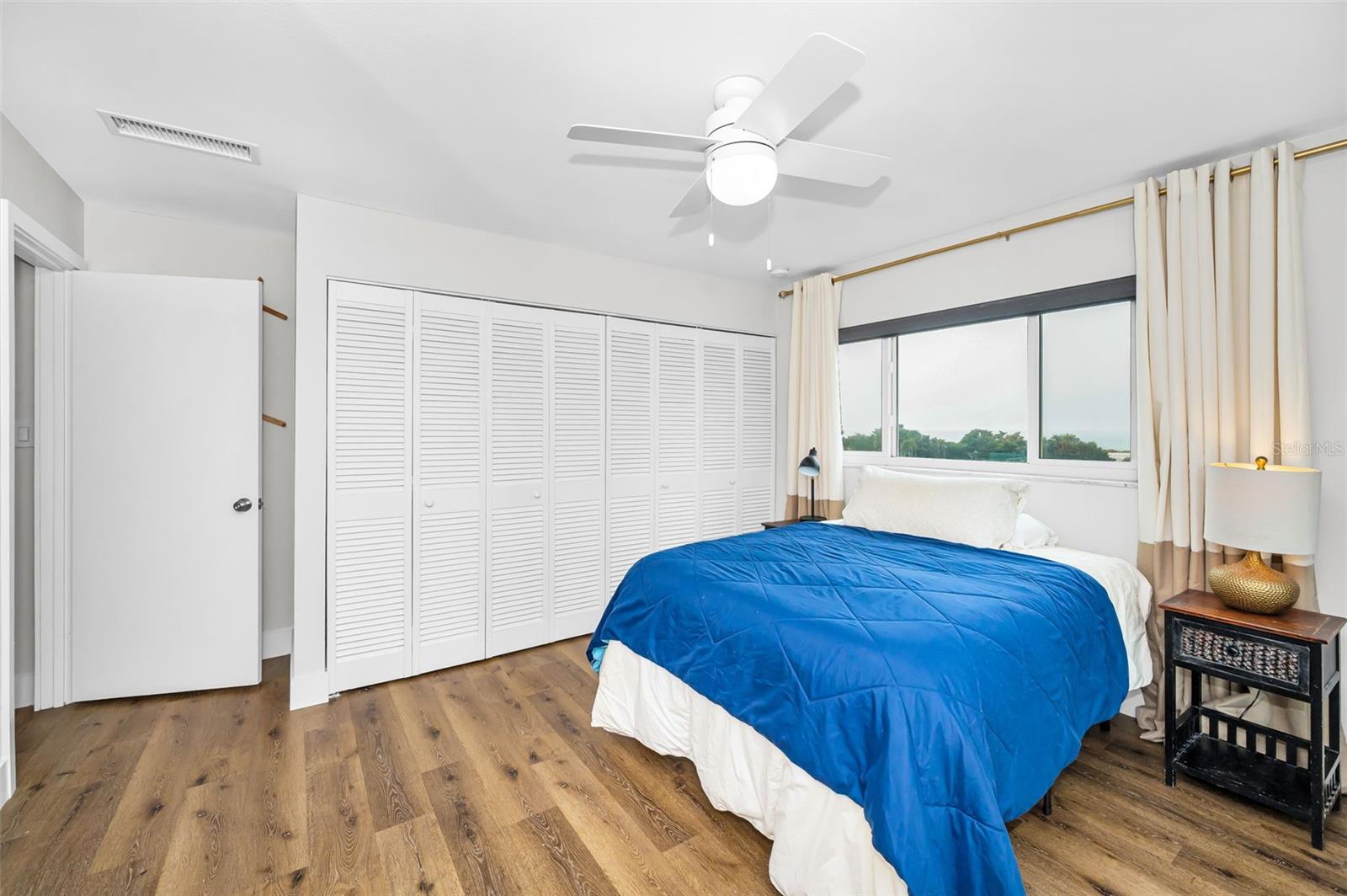 SAND KEY CONDO-BAYSIDE GARDENS III - Residential