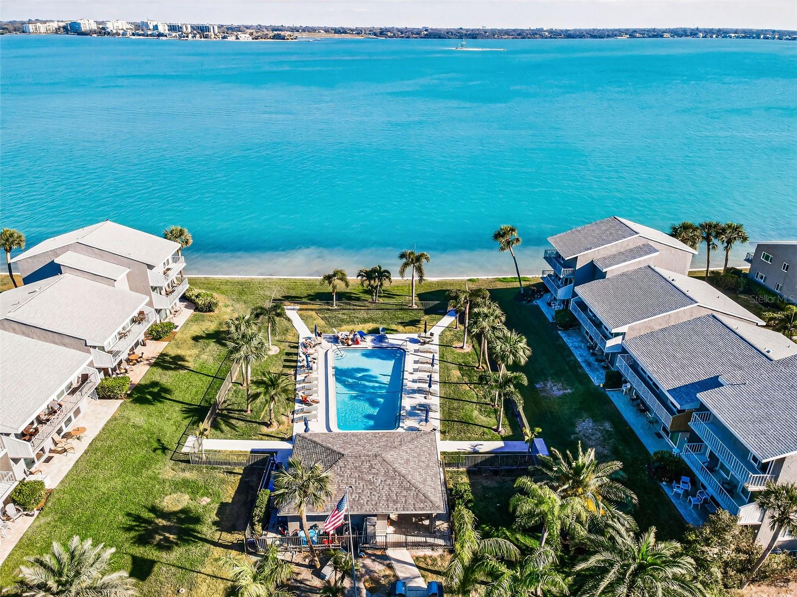 SAND KEY CONDO-BAYSIDE GARDENS III - Residential