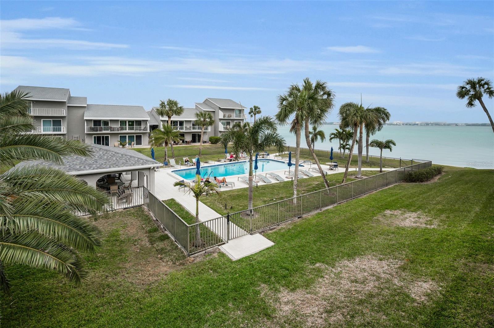 SAND KEY CONDO-BAYSIDE GARDENS III - Residential