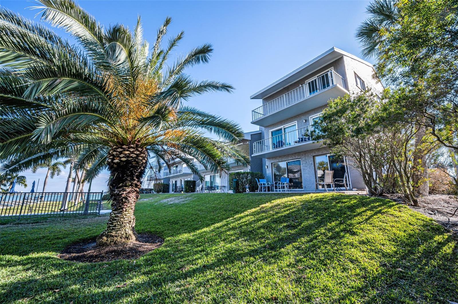 SAND KEY CONDO-BAYSIDE GARDENS III - Residential