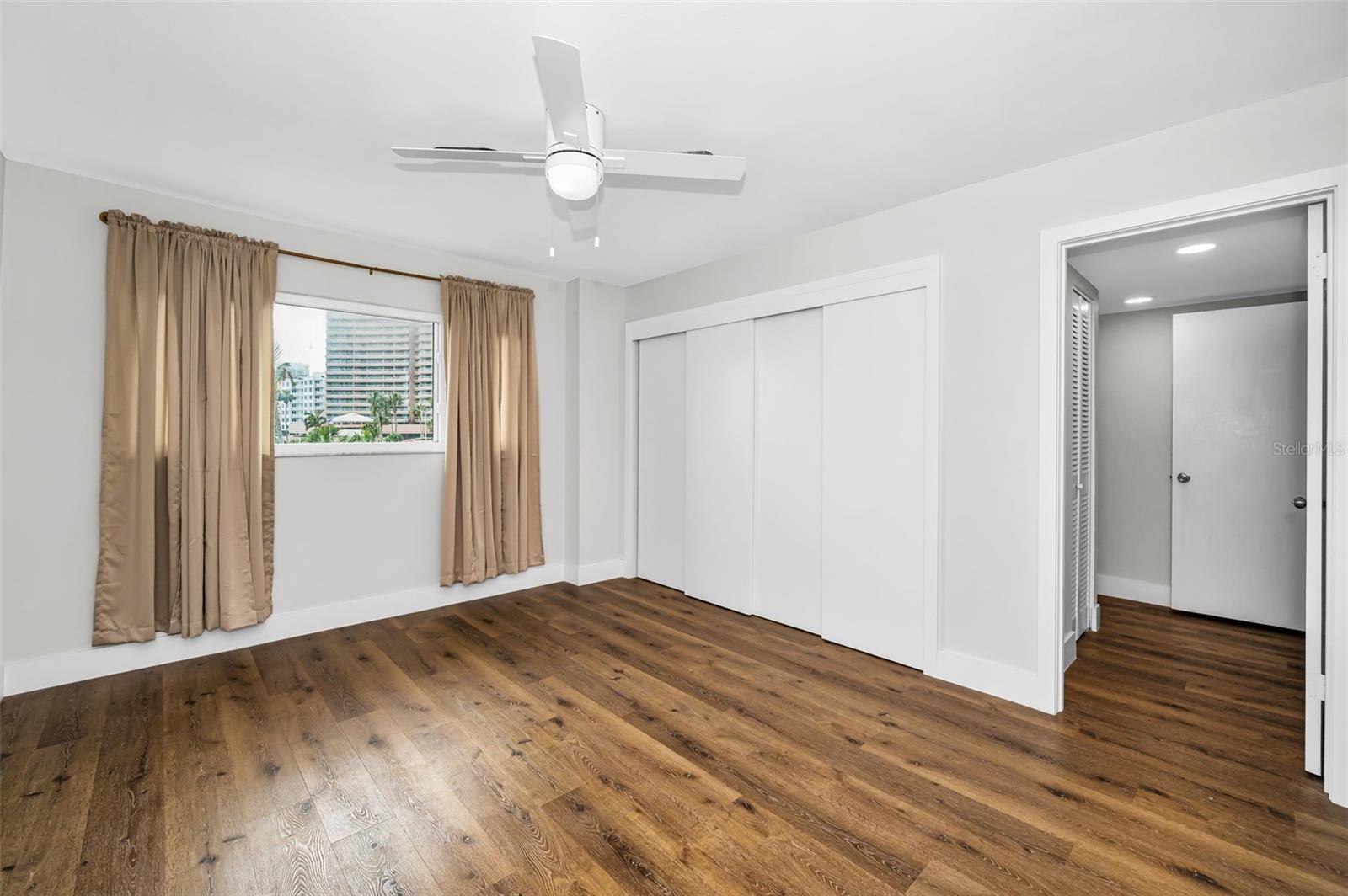 SAND KEY CONDO-BAYSIDE GARDENS III - Residential