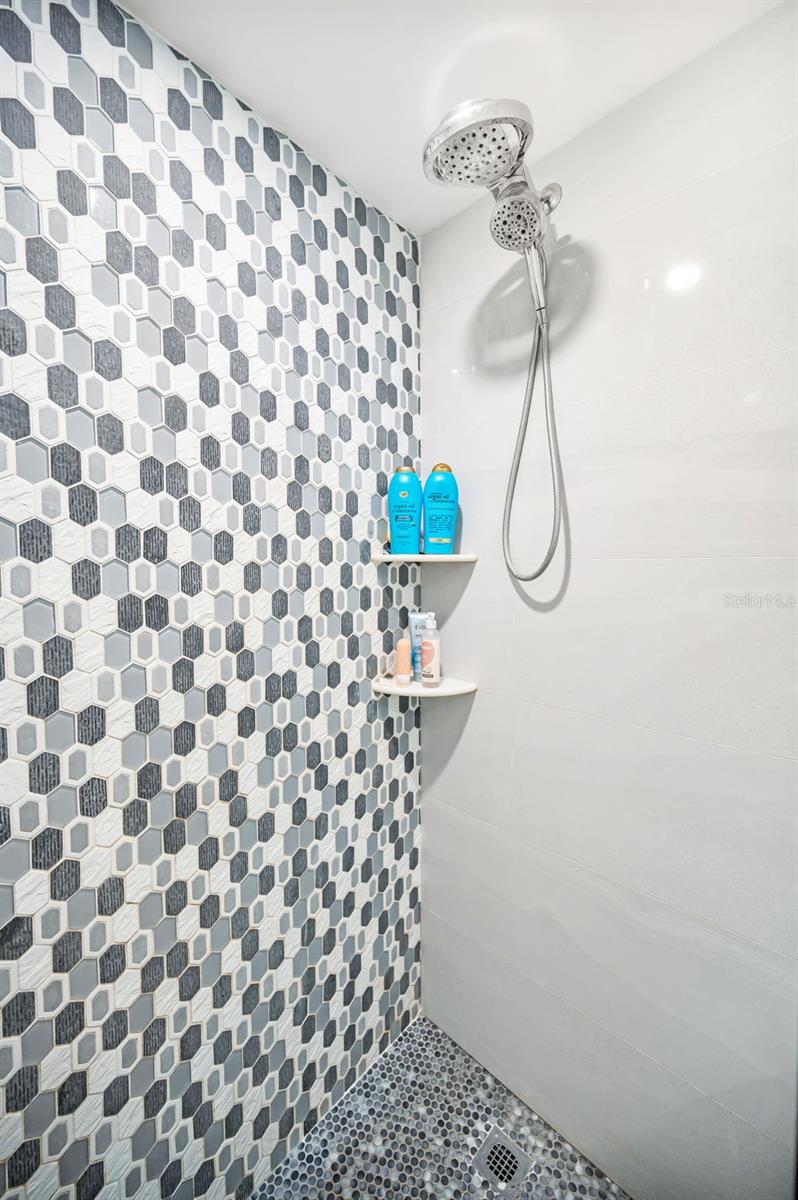 SAND KEY CONDO-BAYSIDE GARDENS III - Residential