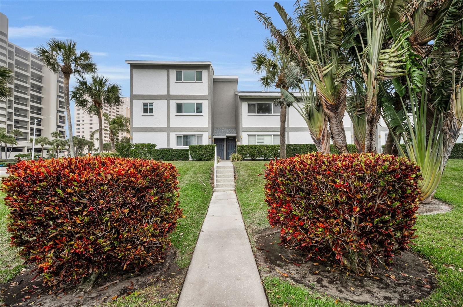 SAND KEY CONDO-BAYSIDE GARDENS III - Residential