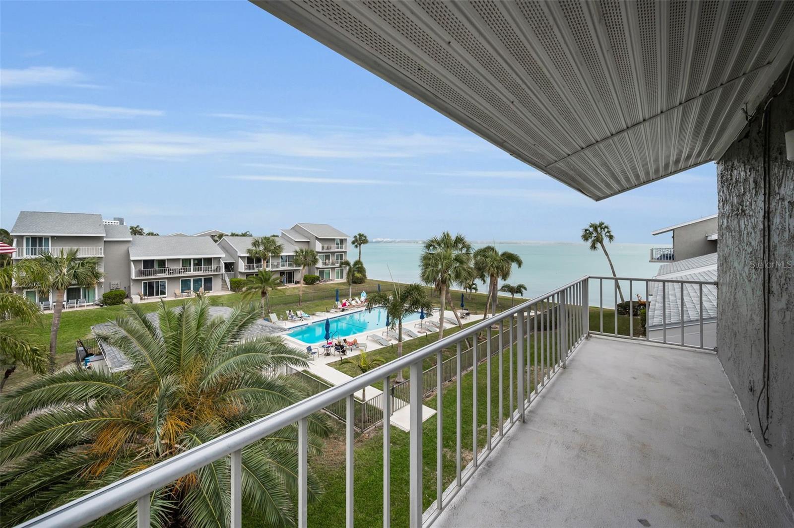SAND KEY CONDO-BAYSIDE GARDENS III - Residential