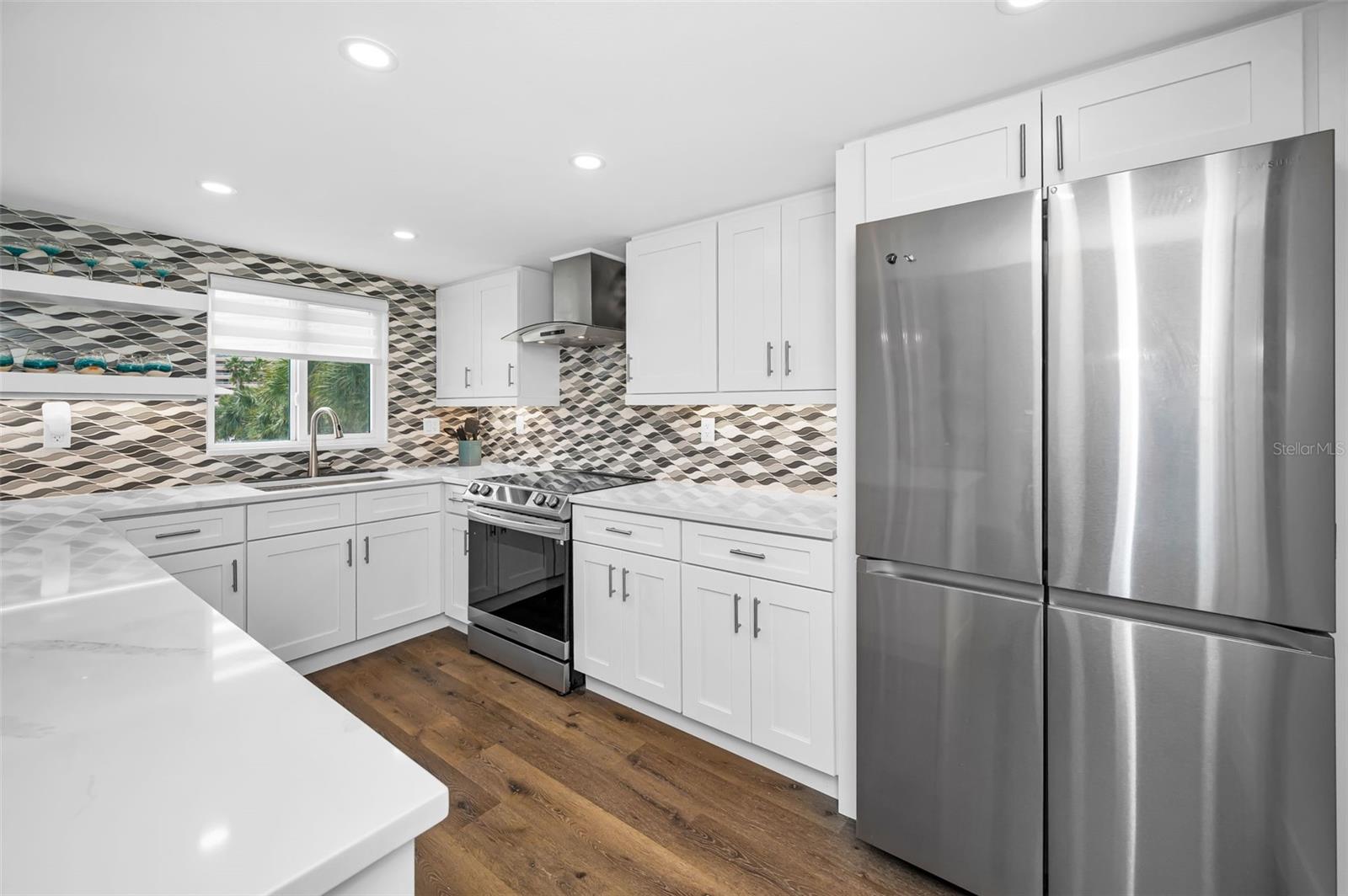 SAND KEY CONDO-BAYSIDE GARDENS III - Residential