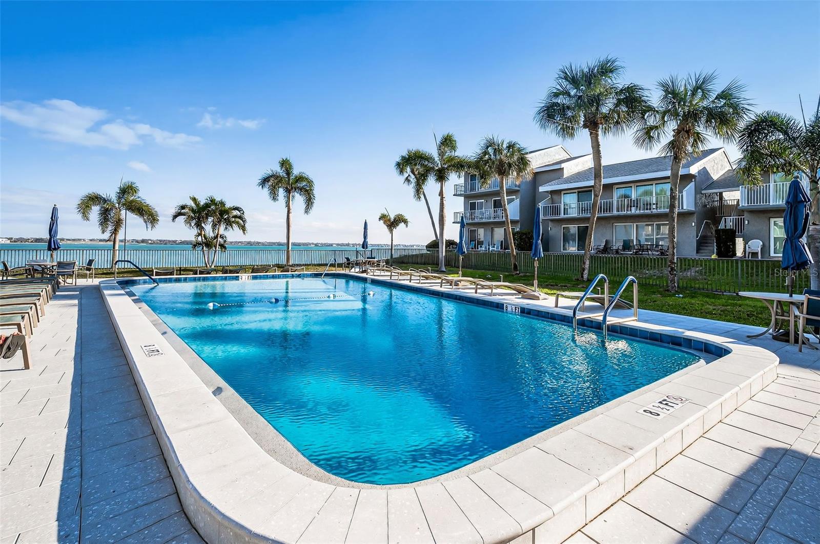 SAND KEY CONDO-BAYSIDE GARDENS III - Residential