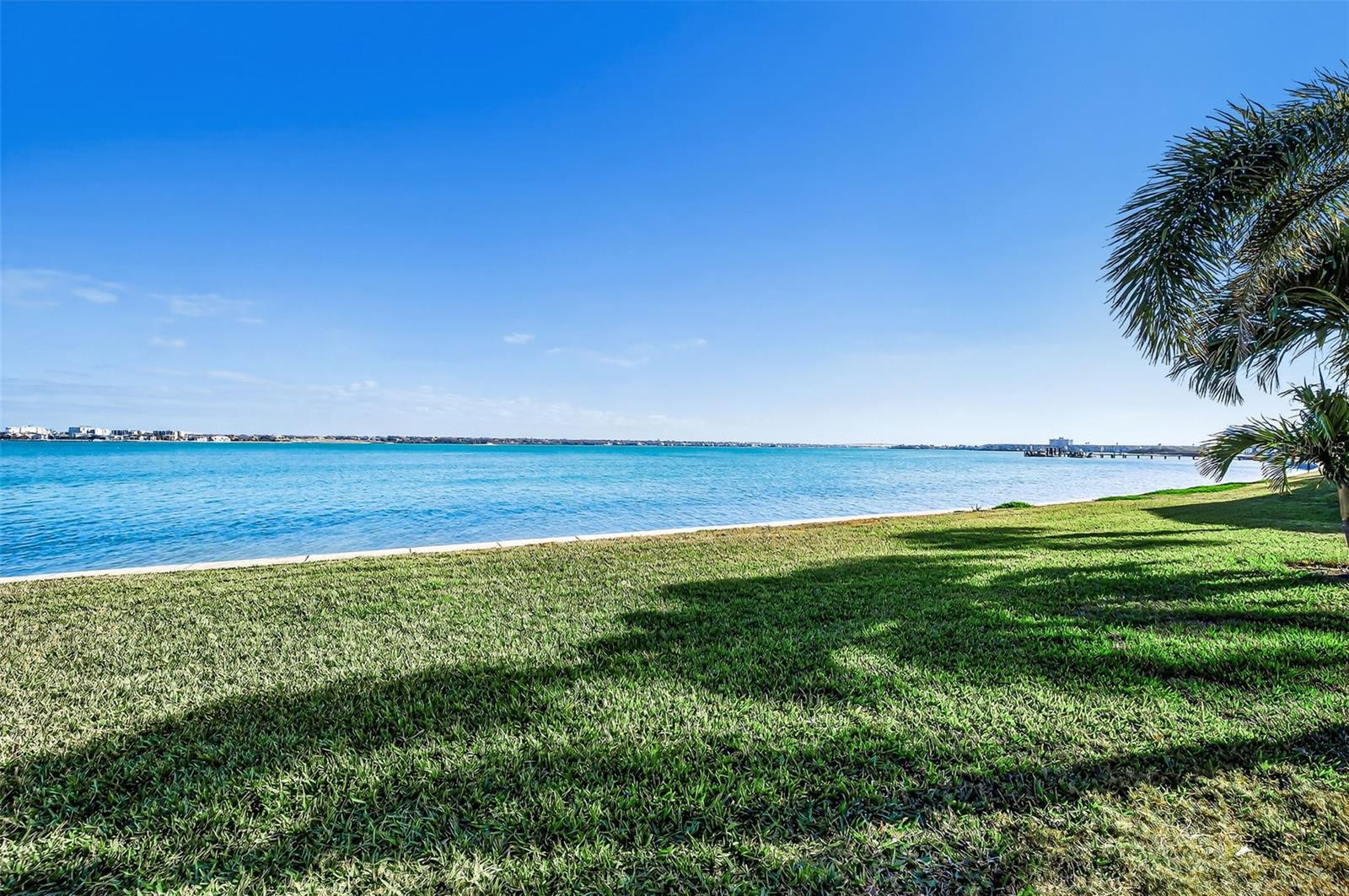 SAND KEY CONDO-BAYSIDE GARDENS III - Residential