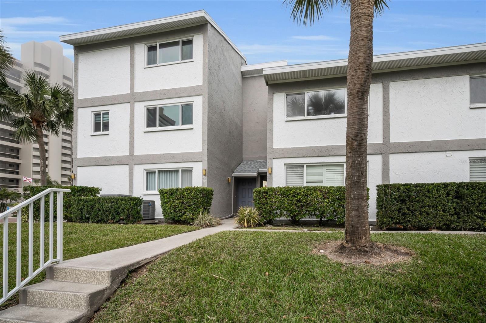 SAND KEY CONDO-BAYSIDE GARDENS III - Residential