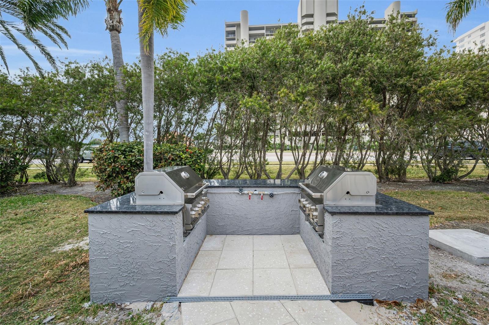 SAND KEY CONDO-BAYSIDE GARDENS III - Residential