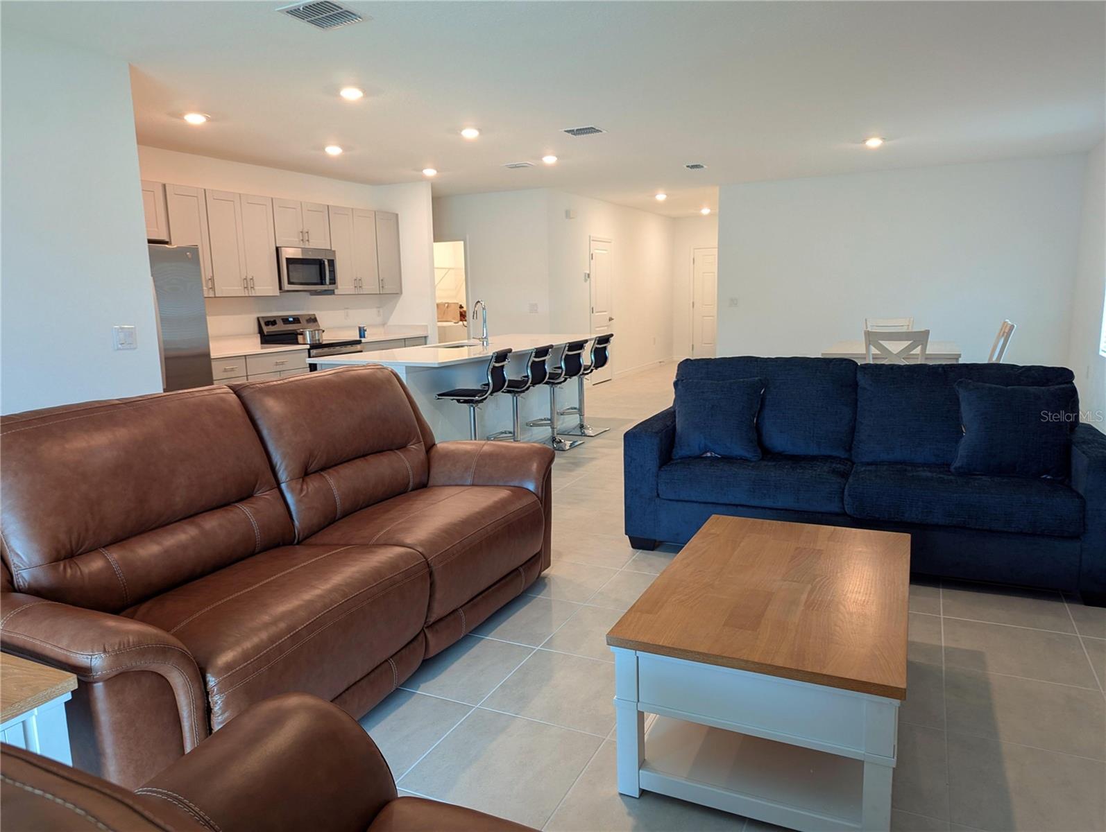 RIVERFRONT ESTS SOUTH - Residential