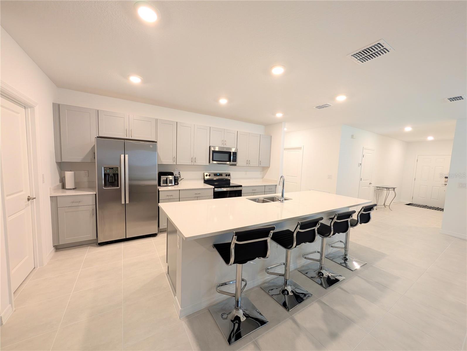 RIVERFRONT ESTS SOUTH - Residential