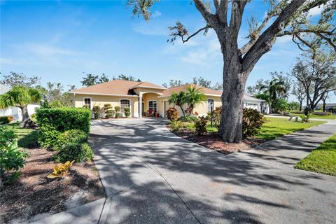 A home in ELLENTON