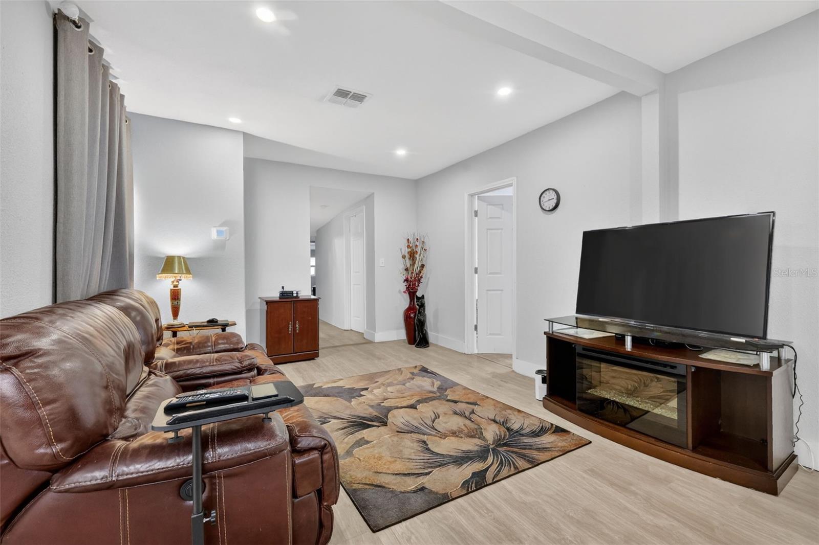 HOLDEN REAL ESTATE COMPANYS ADD - Residential