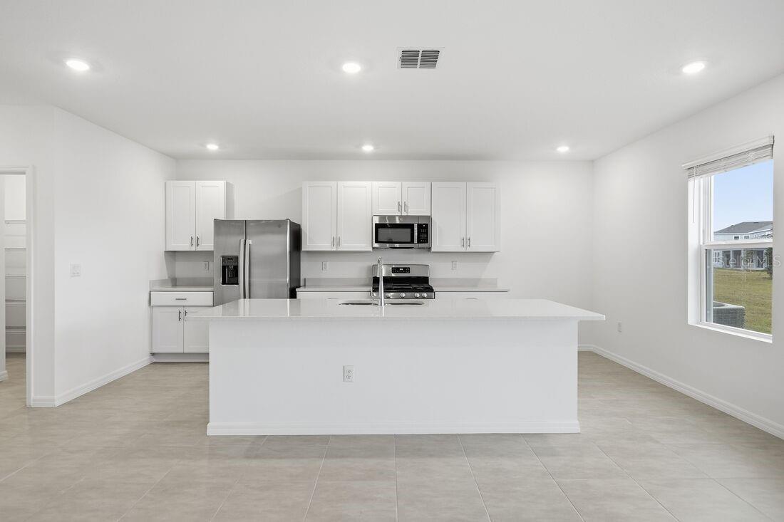 7476 SANDSTONE DRIVE