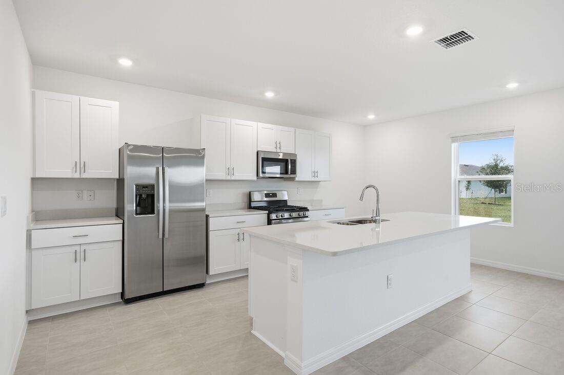 7476 SANDSTONE DRIVE