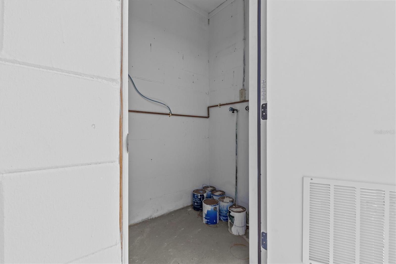 SEMINOLE HILL VILLAS - Residential