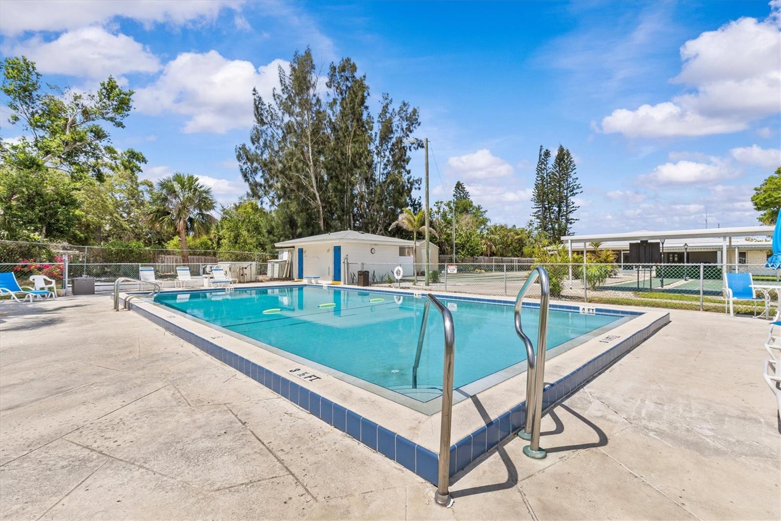 SEMINOLE HILL VILLAS - Residential